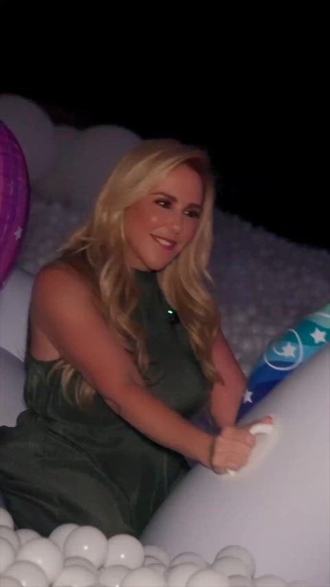 19honeysuckle 24/7 Blonde Cougar MILF OnlyFans cumslut flexing milfnhoney r/sph Porn GIF by lustraluxe