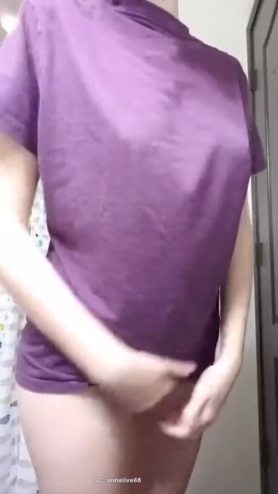 I love to tease and play .. i am very open minded sexually.add me snapchat: annalive68