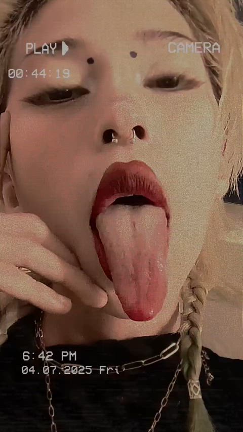 Colombian Tongue Baddie 👅 🥵🥵🥵