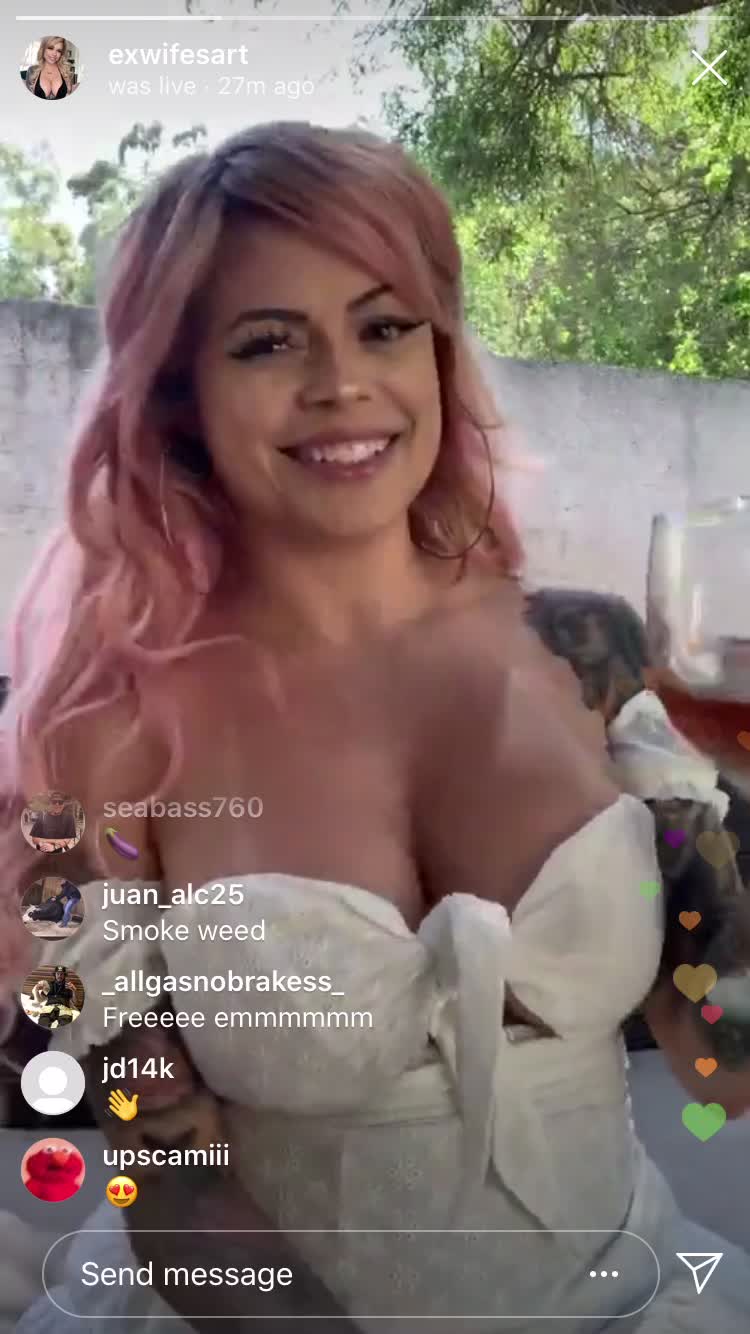 From @exwifearts' livestream earlier