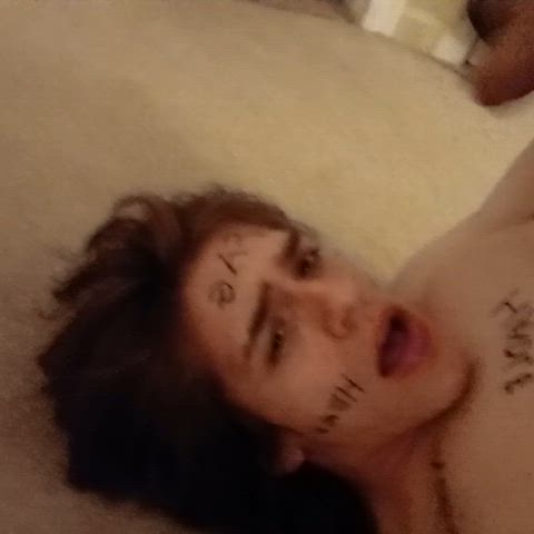 19 m beta white boi cumming on his own face:3