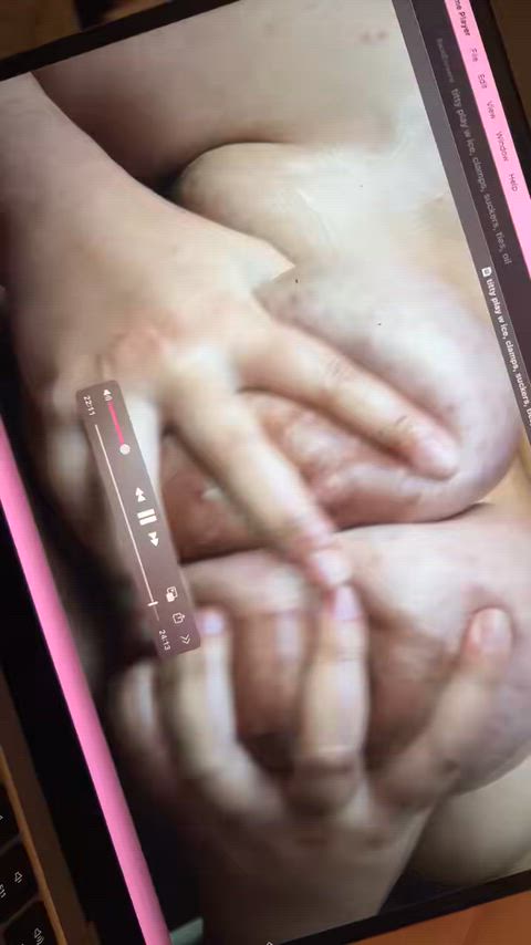 my digital camera makes my oily tits look so good omg