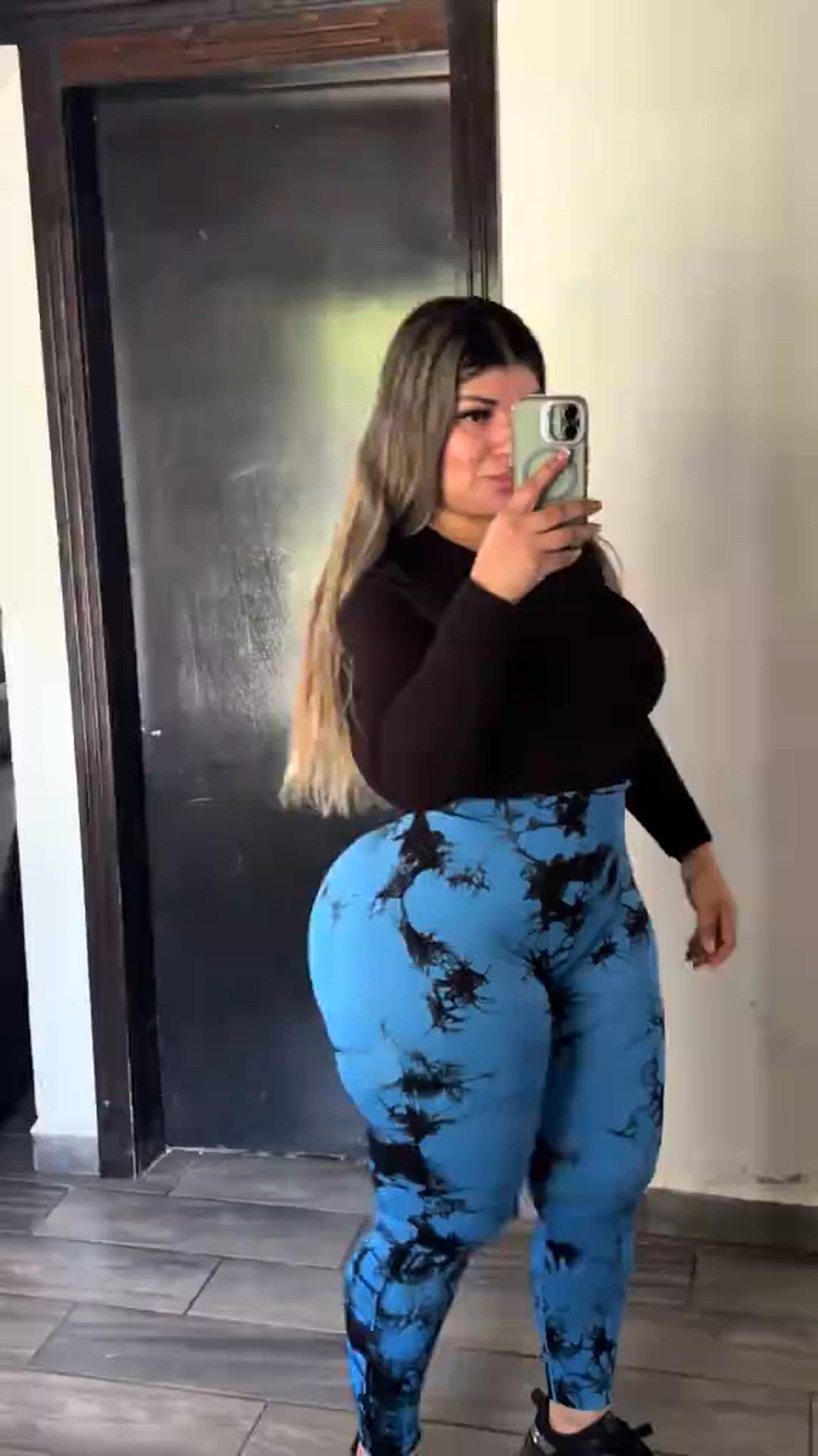 Body, Curvy, Cute, Huge Ass, Latina, Leggings