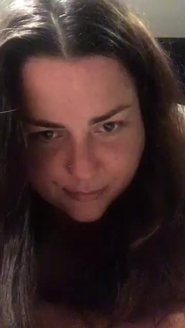 Desperate fuckpig exposing her body for attention