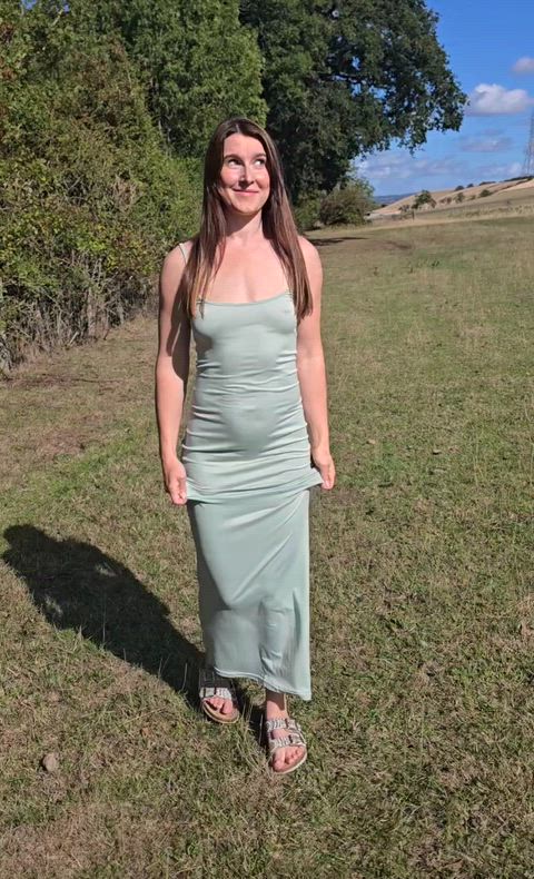 Just left a wedding 😊 Anyone wanna walk me home & give me a spank? 🍑👋🏻