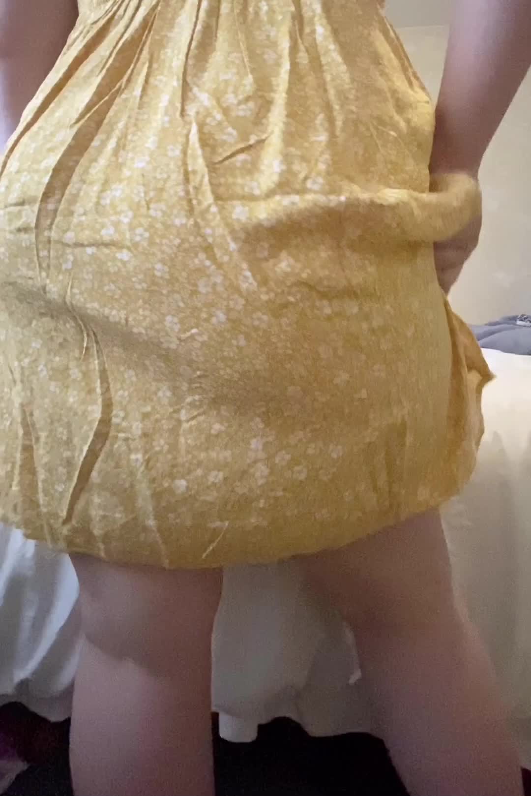 Heres my other “dress pull up” video 🍑 should I post the others as well?