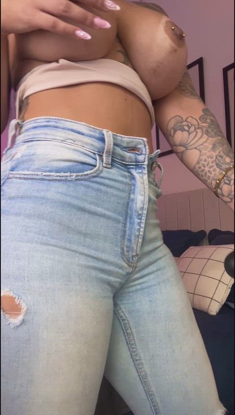 Jeans on, tits out… that’s how I like it