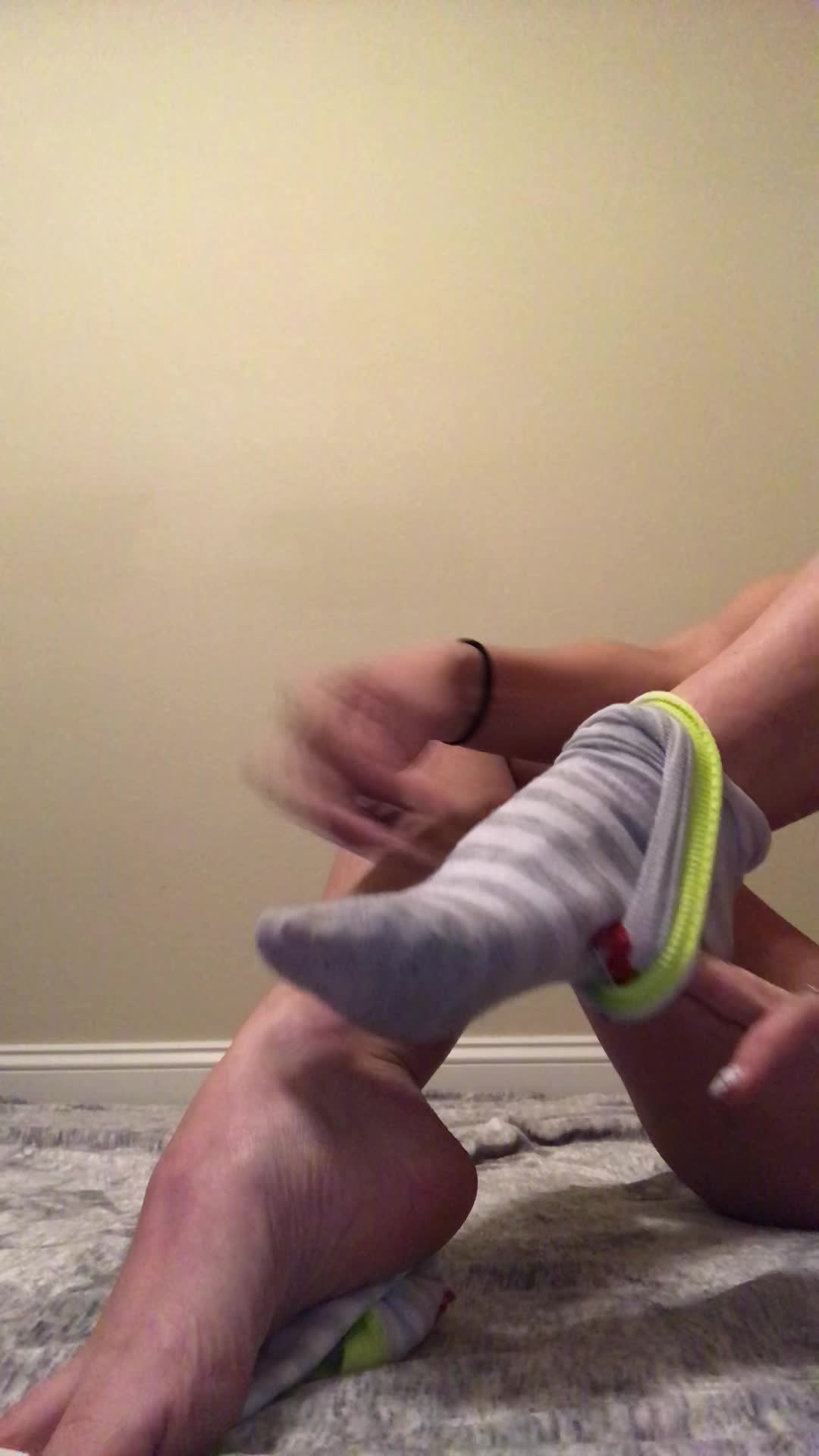 Less than a week to claim my Valentine’s Day deal! every pair of socks, panties or stockings comes with a free clip of me peeling them off for you for the last time before I ship them off. Kik me at bluephoenix515 to check out my drawer and claim your deal today!😉😘