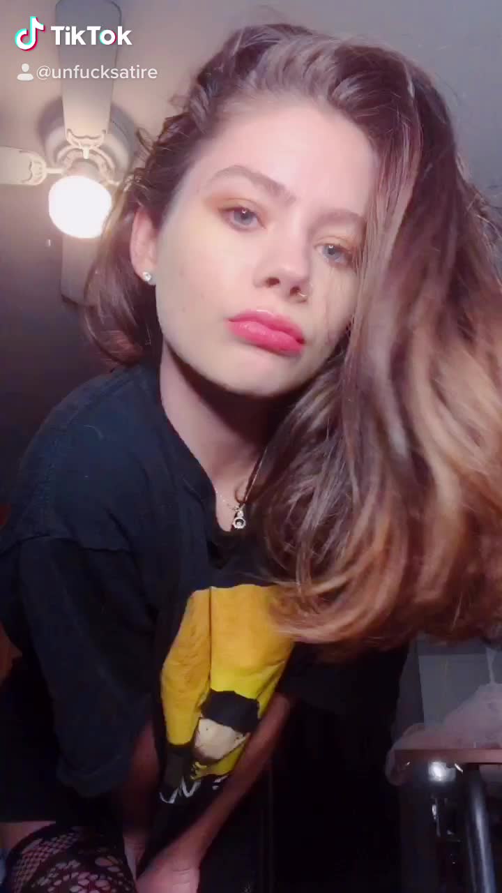 fuck a caption, just watch til the end to see my pussy 🥰