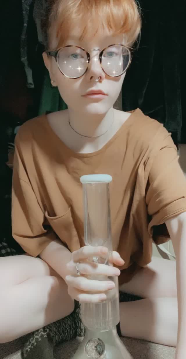 Hi riends! I’m watching spongebob. Living my best life for sure. One of my friends is gonna buy me a switch for my birthday and I am sooooo excited. Anyway. There’s a weird random update idk I’m stoned 😂