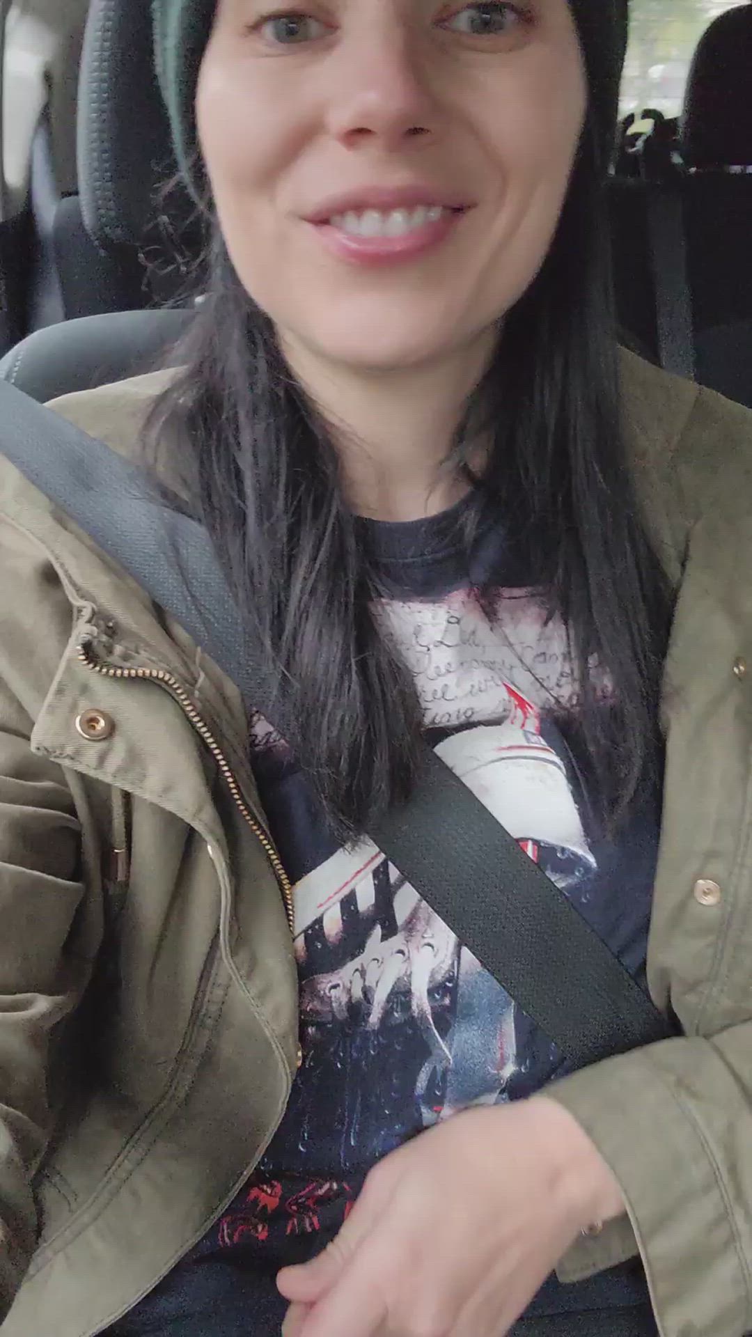 Everyone loves taking me on road trips [GIF]