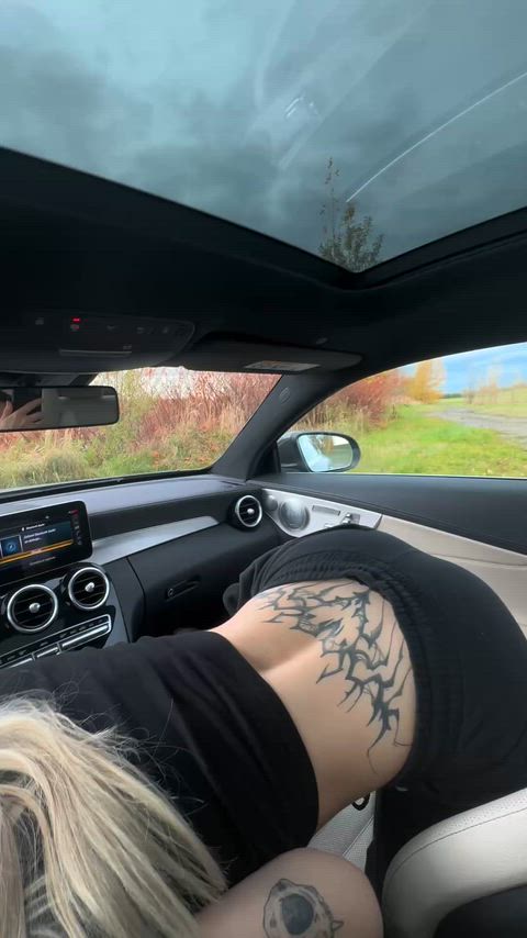 Koupila jsem si nové auto tak jsem ho musela otestovat i s řidičem 🥵