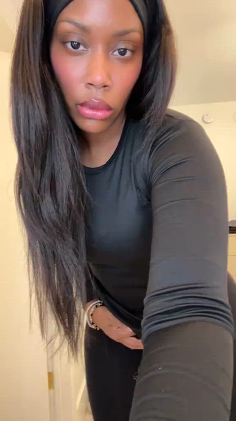 Black leggings for my thick ass