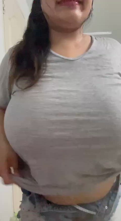 Big titties on my 5’1 frame