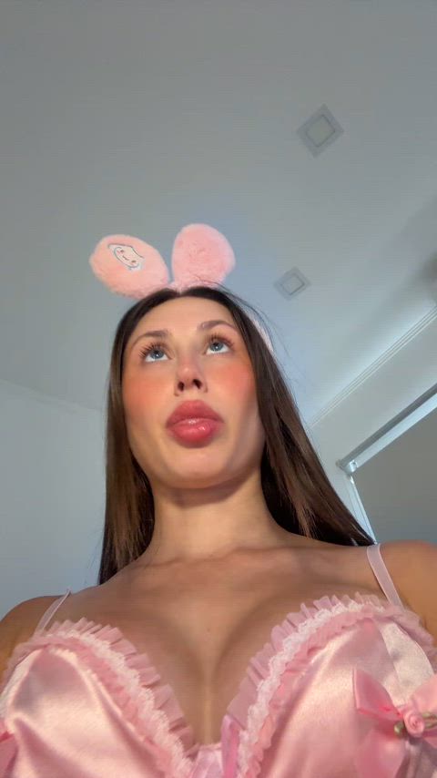 Finish on me while your kitty makes this face