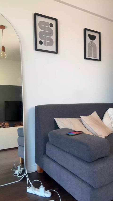 Does my peach distract you