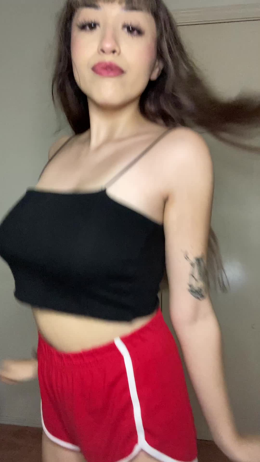 i love making my titties bounce