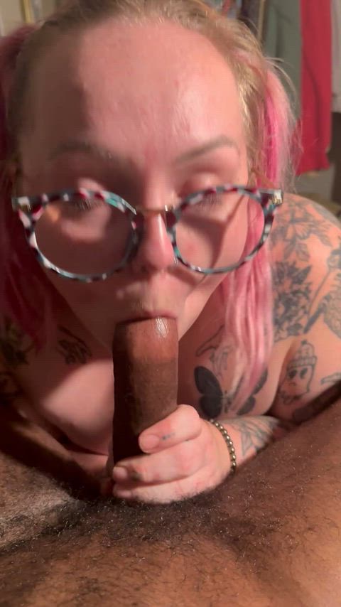 I love sucking a BBC that can feel in the back of my throat