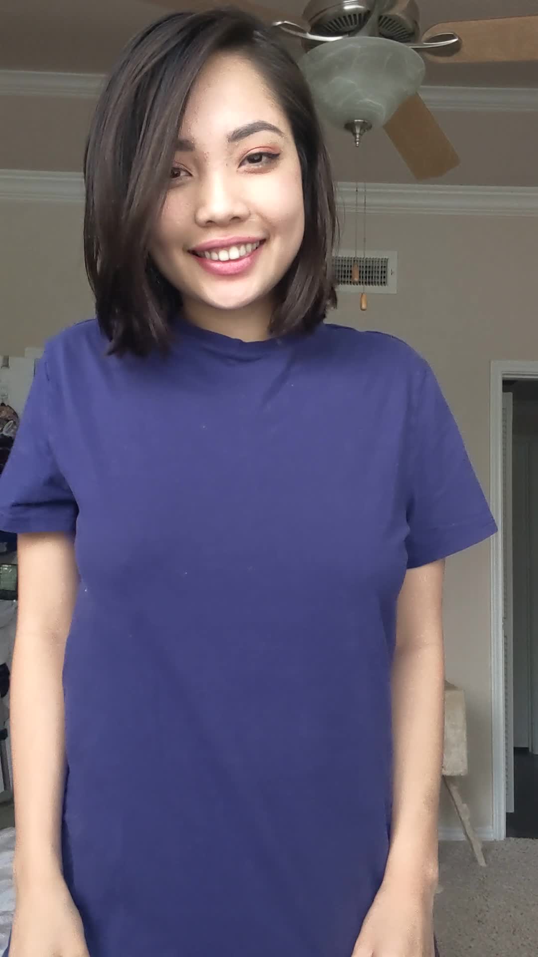 come see whats under my shirt