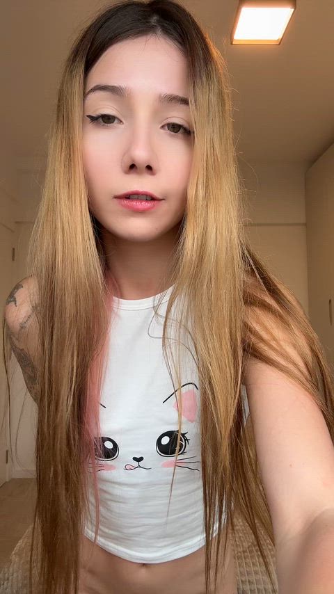 Do flat girls catch your eye?