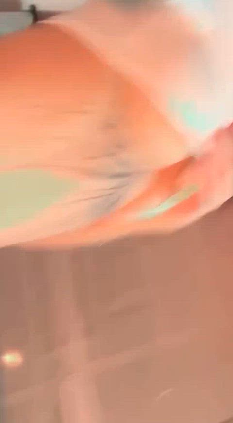 feeling super horny and im sending nudes to everyone that say yes