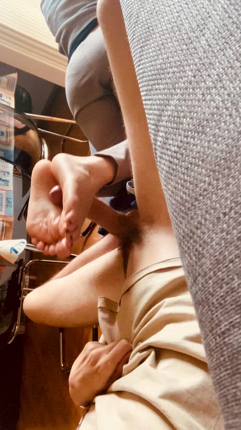 Wait until you see the cum dripping down my feet