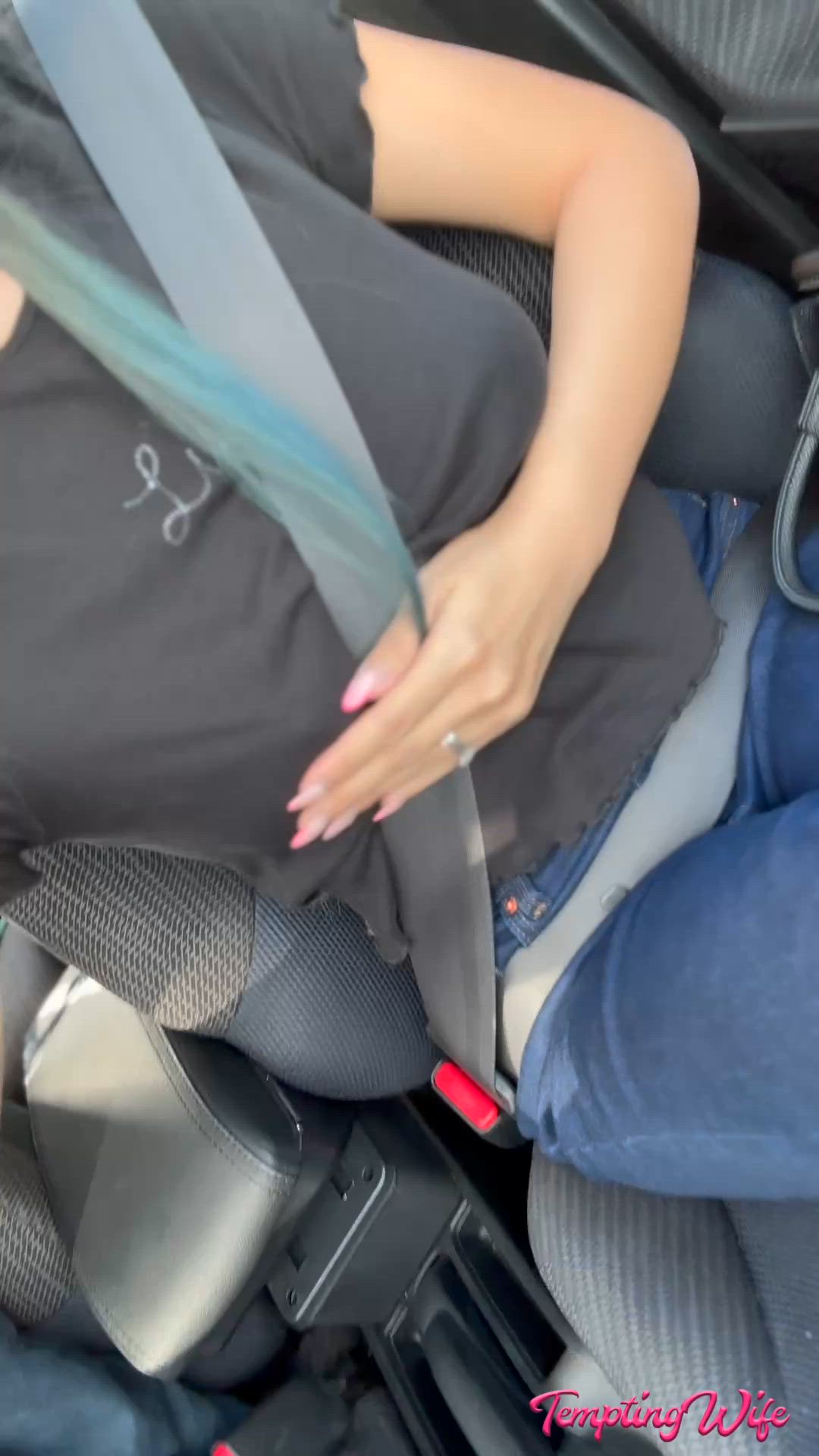 Whenever I'm in the car, I flash everyone we drive past 🤭