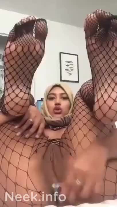 Very hot arab girl