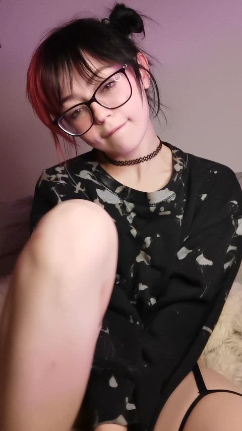 I love showing off my pussy, I'm not sure why more girls don't 😆