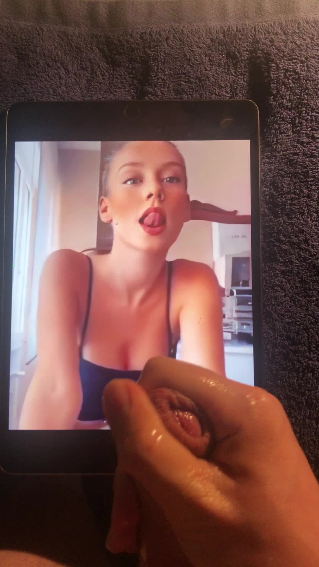 Ester Exposito cum shower