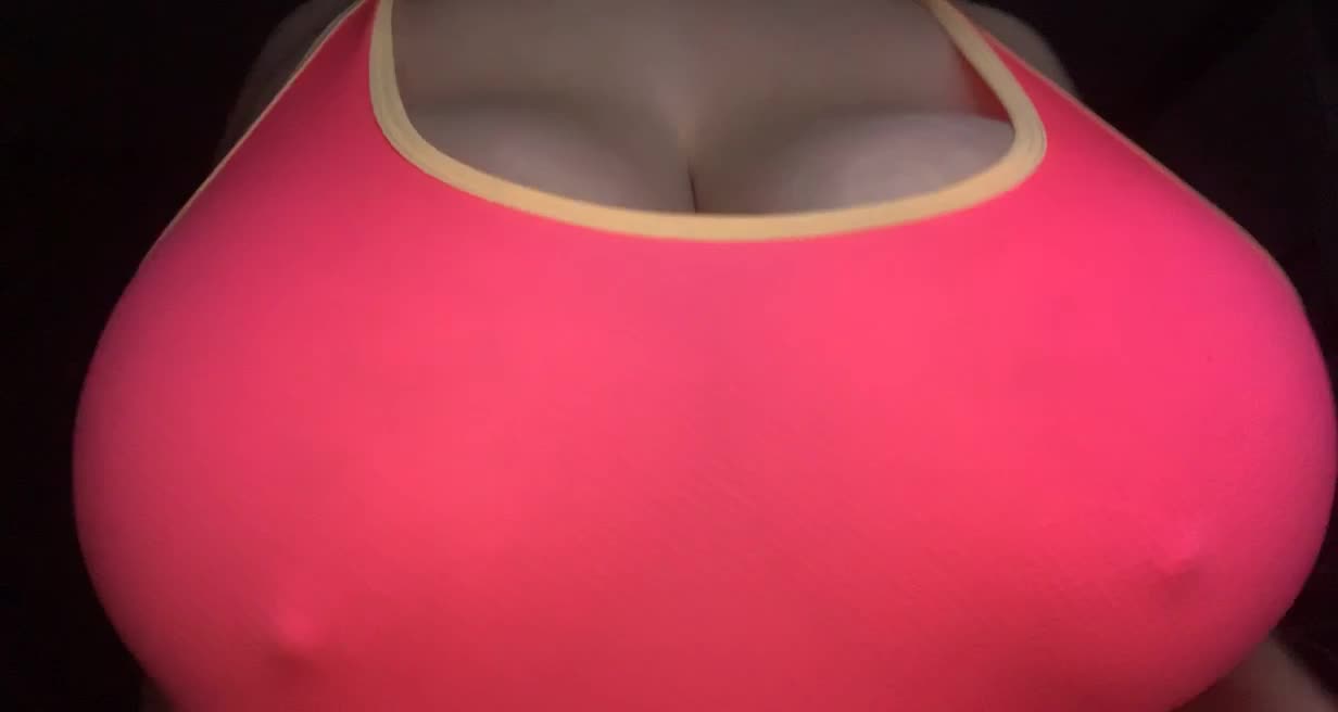 Is this pink, hot? 😘