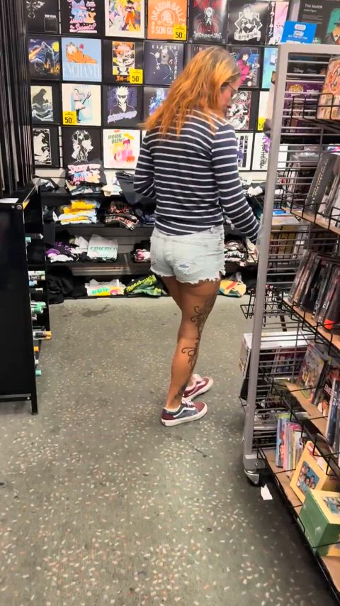 No mall trip would be complete without a flashing
