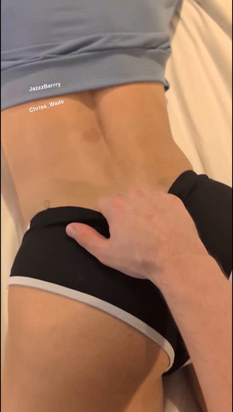 Hot damn! You picked a good one this time, babe~" So I've been sorta "dating" this ghost. She likes to follow me and occasionally possess people so we can fool around. It recently started possessing guys more. Turns out when she gets inside I guy's body