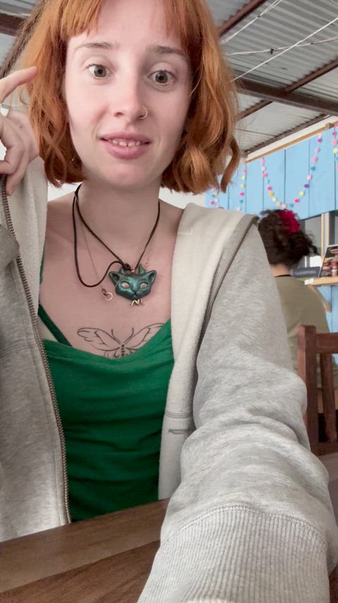 a flash before my taco arrives