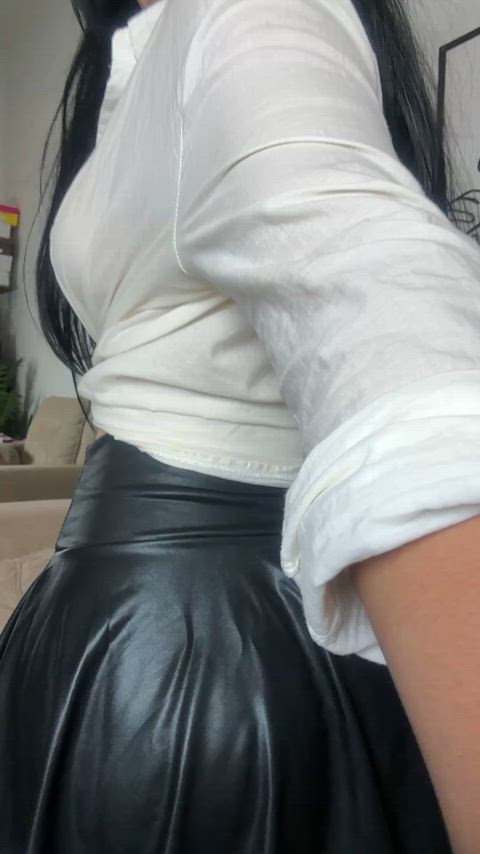 Watch how my little puff of gas makes my skirt rise