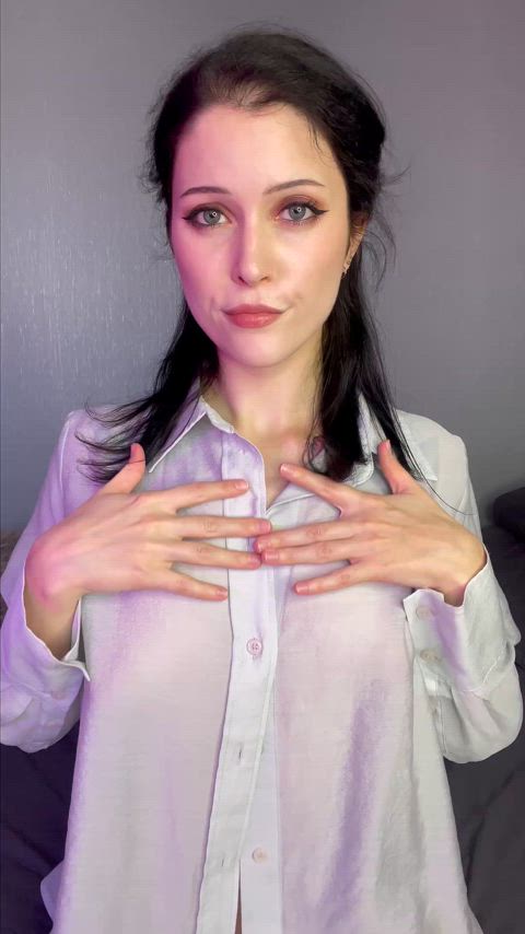 Which of my boobs looks more appetizing