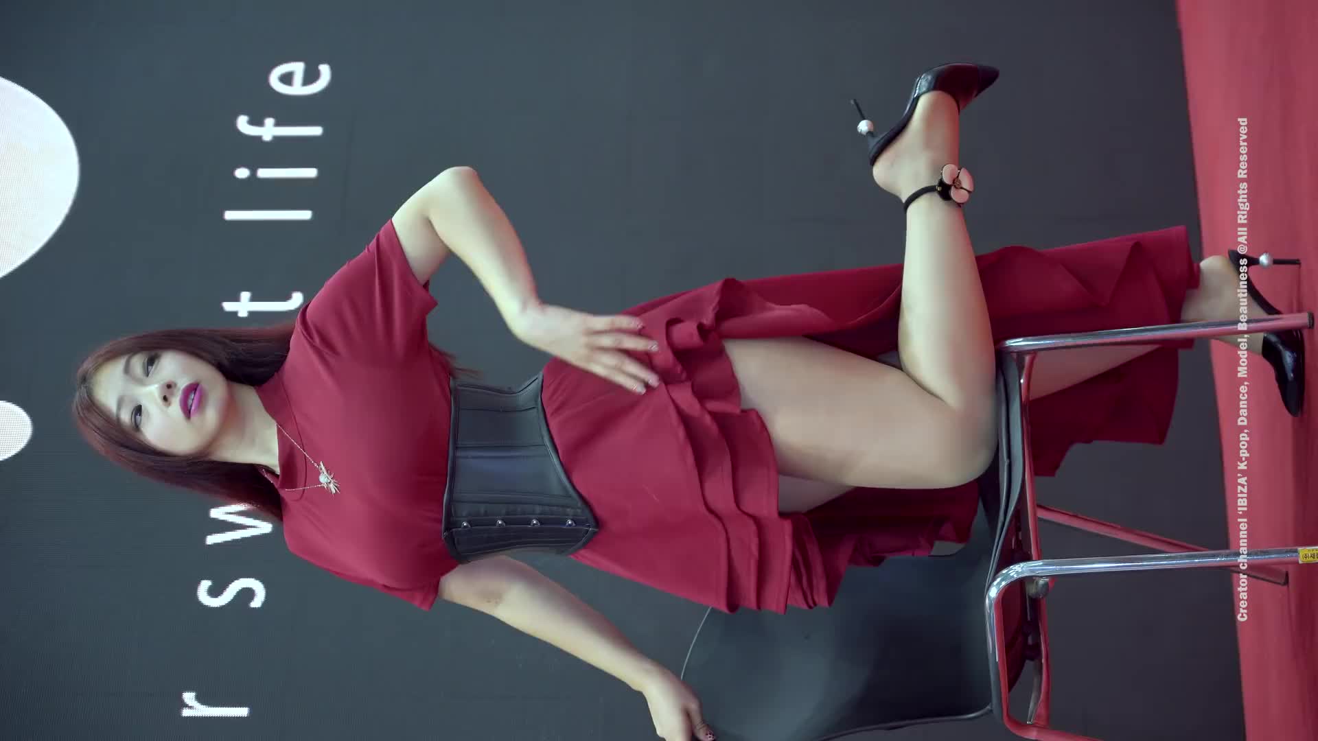 juicy legs modeling those high heels