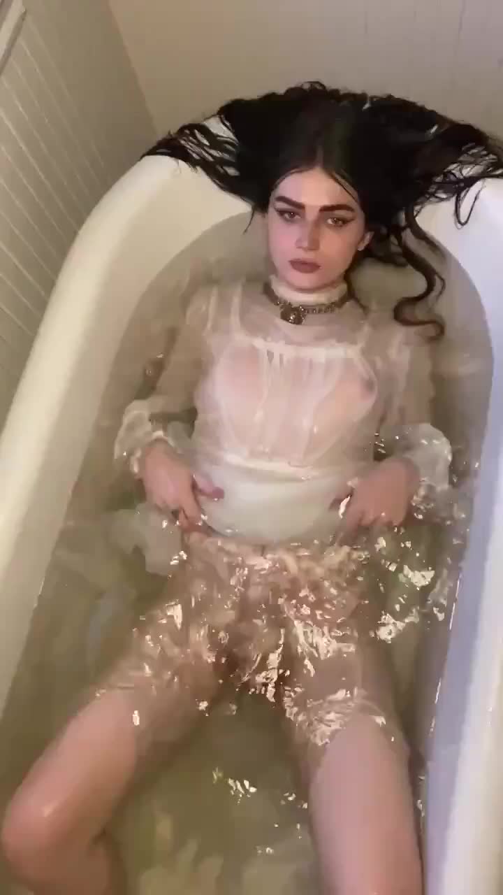 Bath Time 💦💦