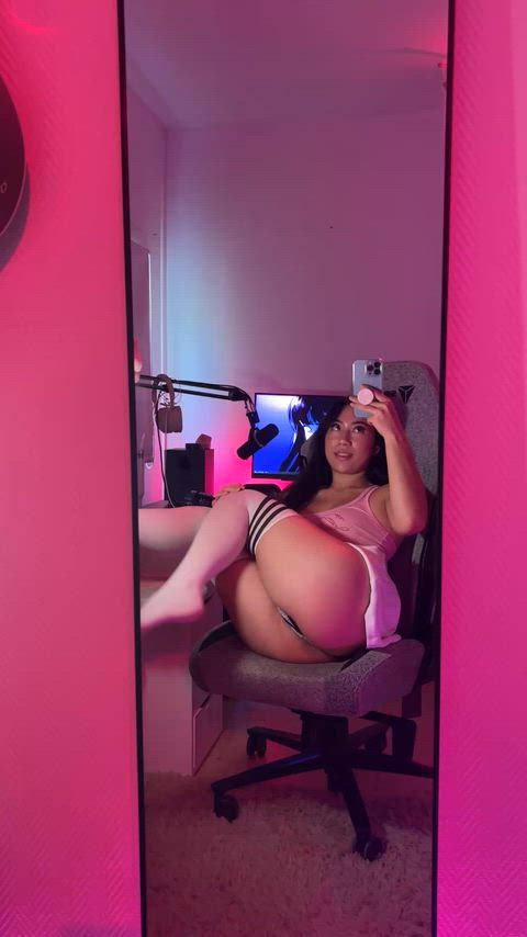 gaming session got a little distracting, wanna join?