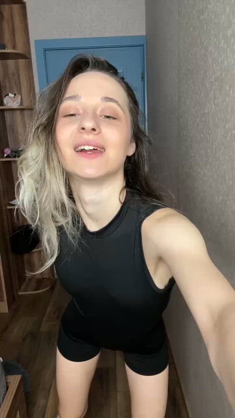 Do you think it’s sexy when a girl looks like she doesn’t know she’s sexy?