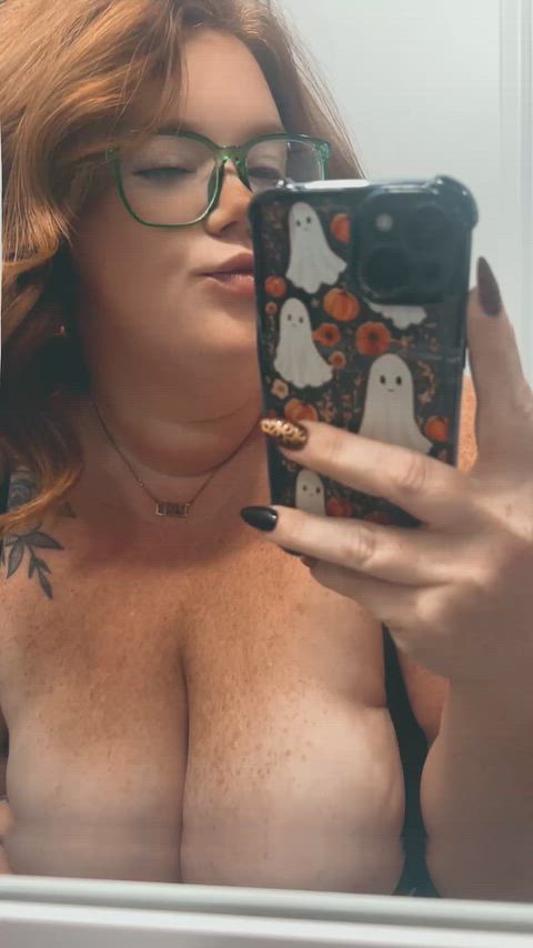 Feisty Redhead who likes to play💋 thumbnail