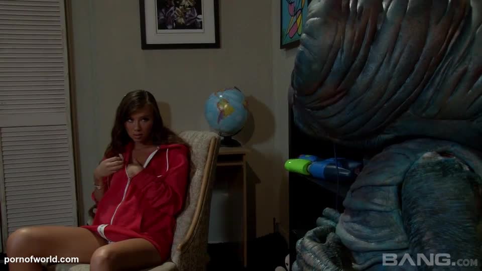 E.T. Learns How To Masturbate