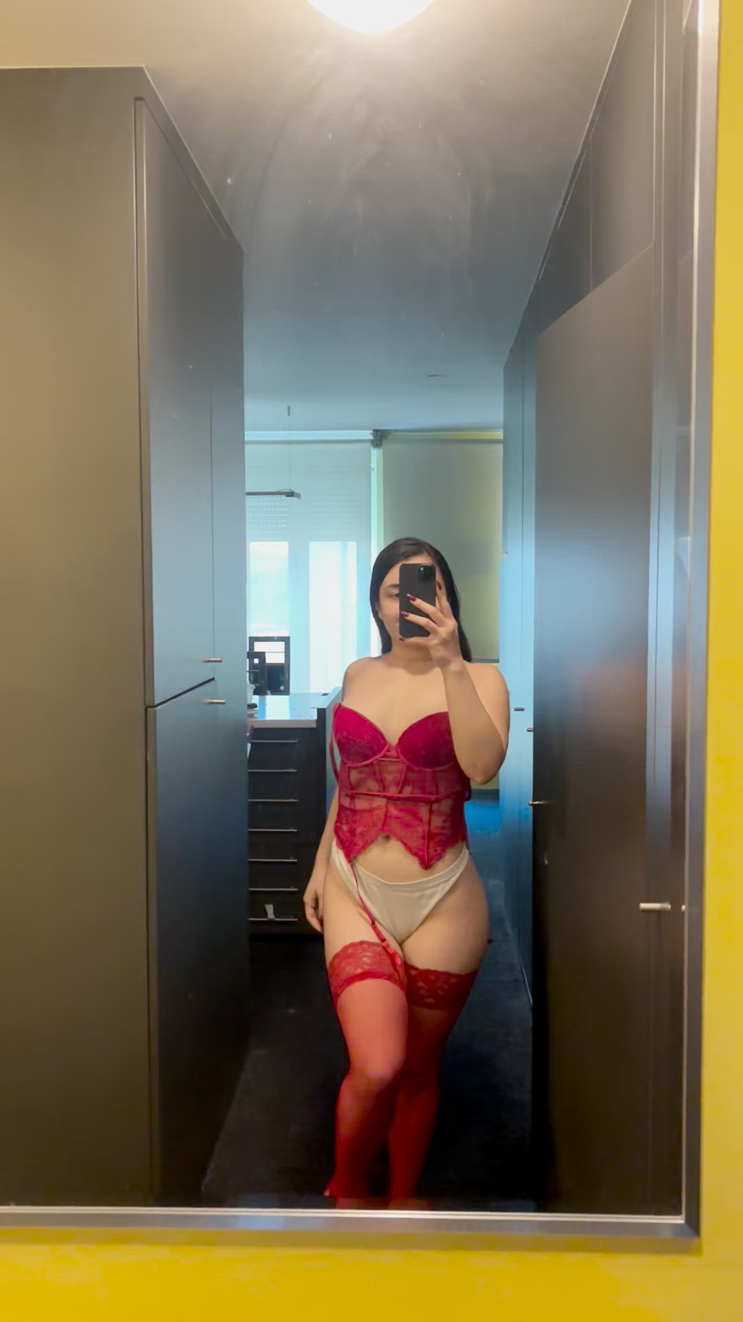 Revealing my 18yo boobs