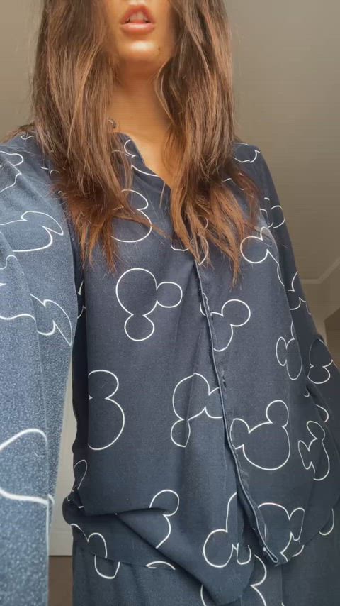 Topolino forgot a button