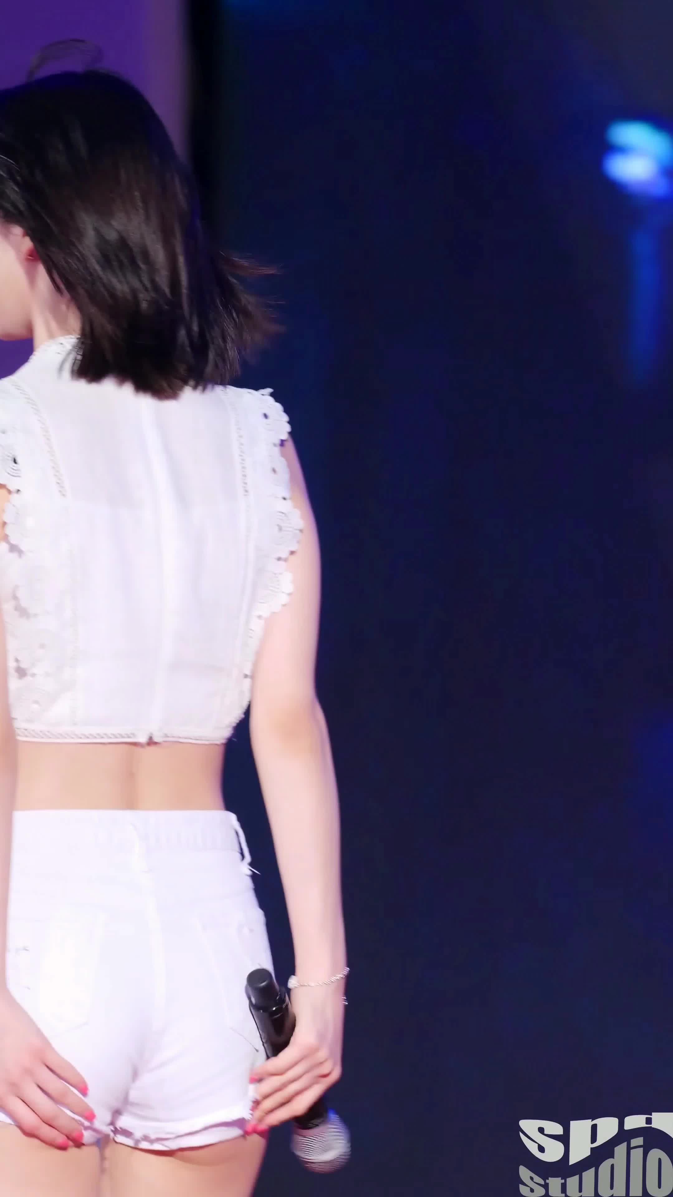 SEOLA - Lil cheeky.