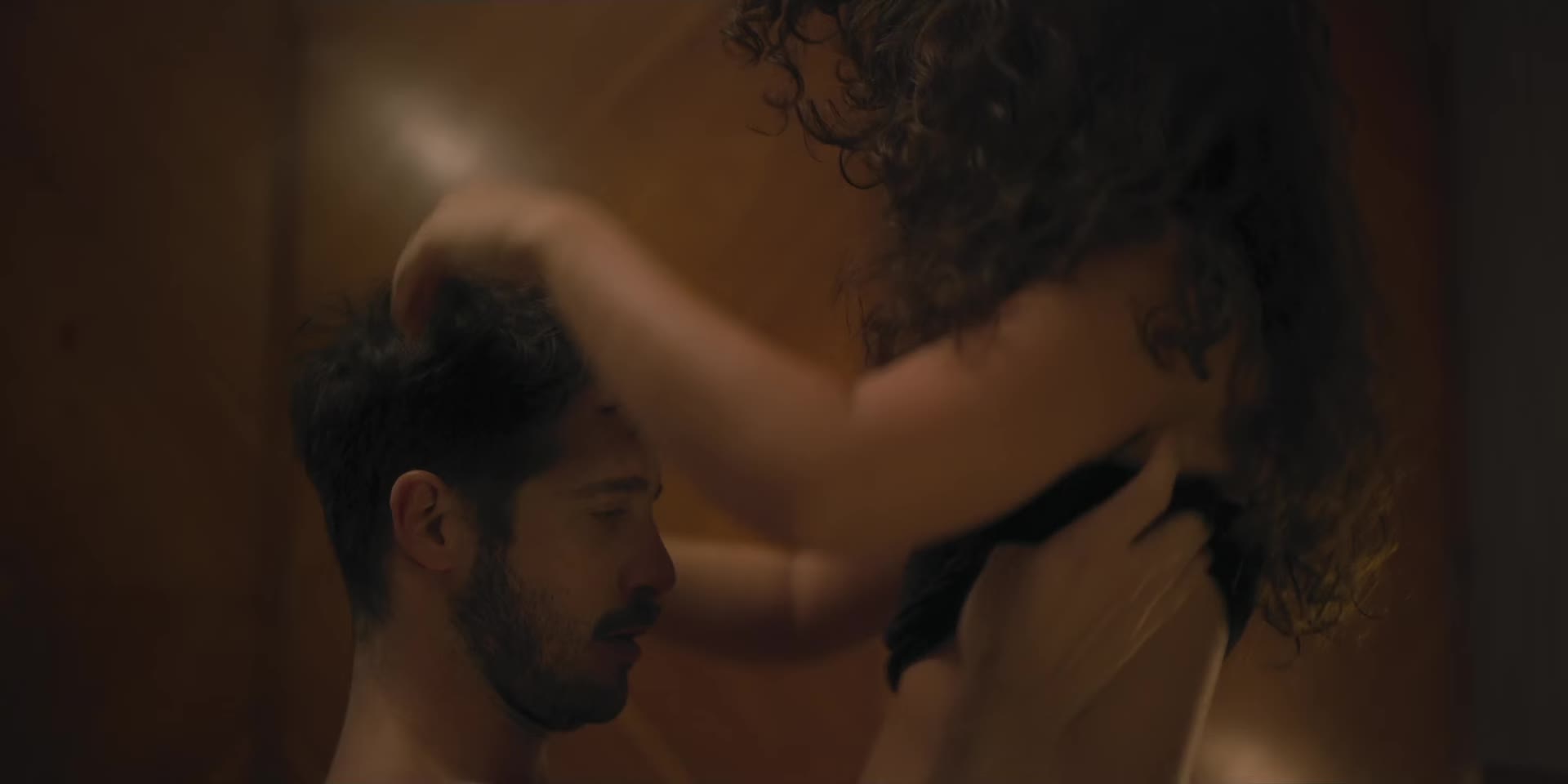 Luana Tanaka in Onisciente AKA Omniscient