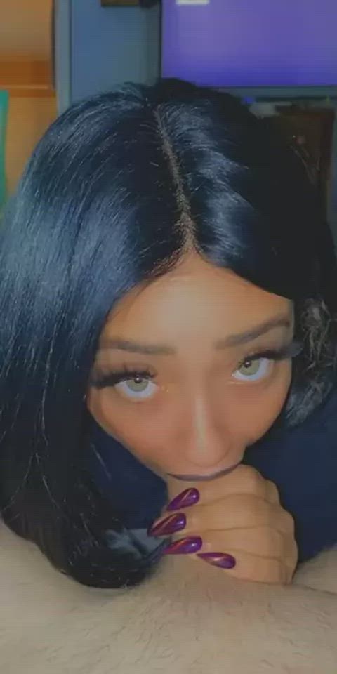 Beautiful green eyed Ebony likes to suck