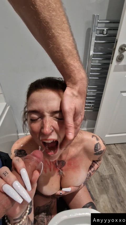 As a piss slut, this is what makes me happy