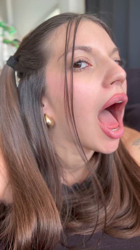 It can make magic tricks