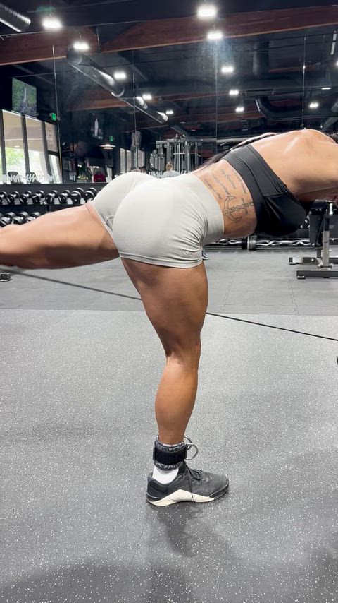 worship my glutes in this position